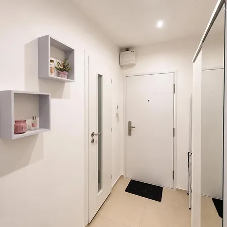 Appartement Bright & Cozy With Free Parking